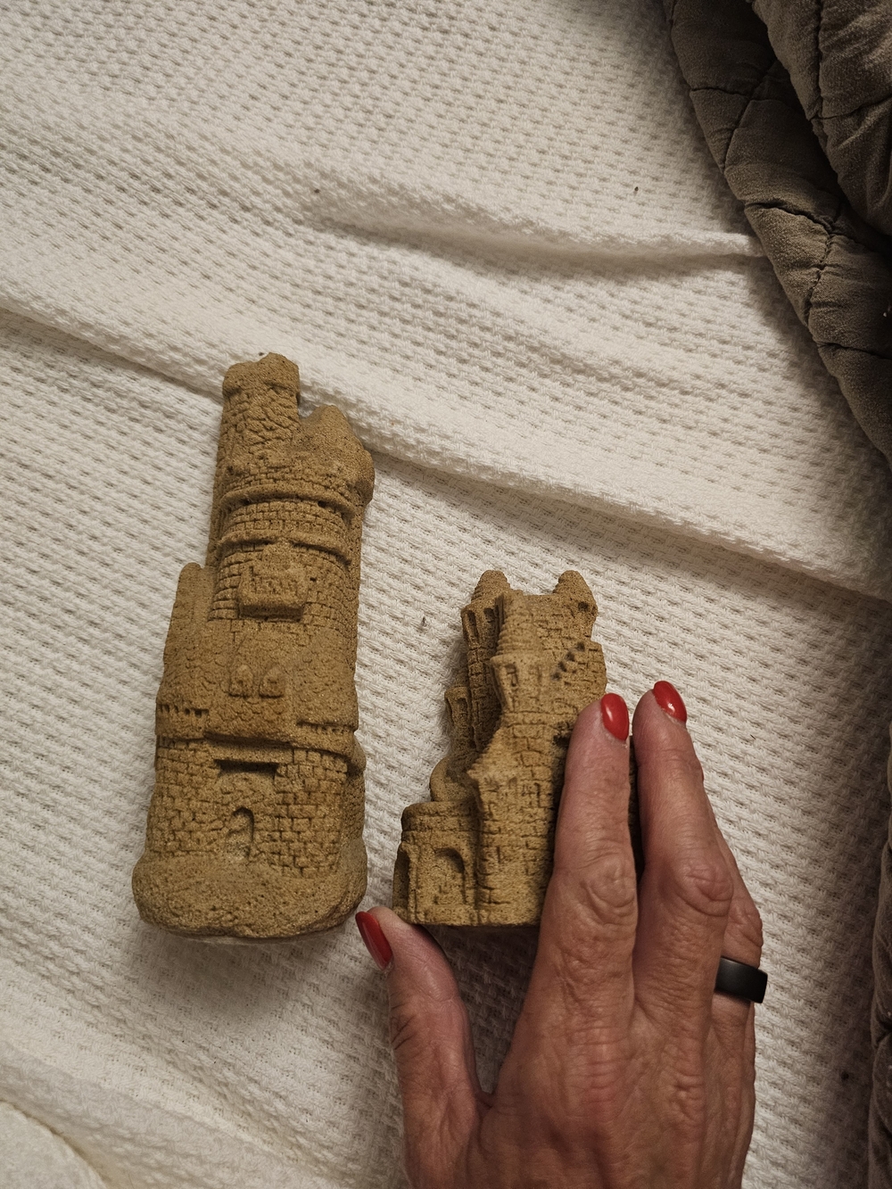 Small Sandstone Castle Figurines - Beige Set